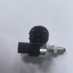 Interruptor de luz de marcha atrás Hyundai 35350SE0000 12V de hierro cincado para camiones de servicio medio y pesado, pieza de repuesto - Product Image 1