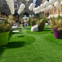 Prix bas 8mm 10mm aménagement paysager populaire tapis d'herbe verte gazon synthétique gazon artificiel