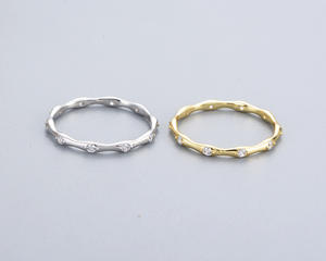 Minimalistischer Sterling Silber 925 Zarter Schmuck Damen Stapelbarer Dünner Goldring mit Knochenmuster Bambus-Muster Bandring - Product Image 3