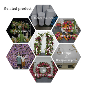 Arreglo Floral Realista de Lujo en Rojo Borgoña y Esmeralda para Arco de Boda, Decoración de Fondo - Product Image 5