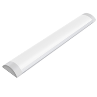 Tube LED de plafond IP65 Auto 72W 6000K Lumière du jour PC, Luminaire linéaire industriel pour entrepôt Ra80 AC85-265V Garantie 3 ans