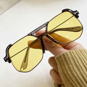 Nouvelles Lunettes de Soleil Pilote Demi-Monture Surdimensionnées Rétro Tendance 2022 pour Hommes et Femmes avec Verres Transparents - Product Image 1