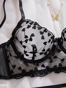 Conjunto de Lencería Sexy y Transparente para Mujer, Bralette de Malla Bordada con Tanga, Color Negro - Product Image 5