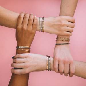 Brazalete grabado personalizado de acero inoxidable para mujer, pulsera de joyería negra, resistente a la misma resistencia a los derechos, la justicia Social - Product Image 2