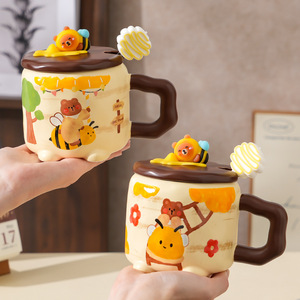 Cute High-Value <strong>Bee</strong> Bear Ceramic <strong>Mug</strong> with Lid for Home Office Couple Creative Gift - Product Image 3