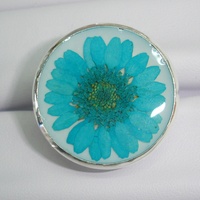 Bague en résine pour femme avec fleurs séchées tendance, personnalisée avec une jolie fleur pressée