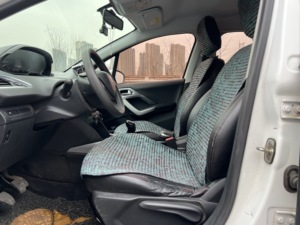 Dongfeng <span class=keywords><strong>Peugeot</strong></span> <span class=keywords><strong>2008</strong></span> Modèle SUV 5 places d'<span class=keywords><strong>occasion</strong></span> Transmission <span class=keywords><strong>automatique</strong></span> <span class=keywords><strong>Essence</strong></span> Voiture chinoise de haute qualité Voitures d'<span class=keywords><strong>occasion</strong></span> - Product Image 4