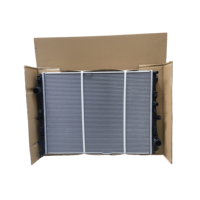 Radiateur du système de refroidissement de la voiture pour Mercedes Benz W205 C205 C63 OEM 0995005000 Radiateur en aluminium