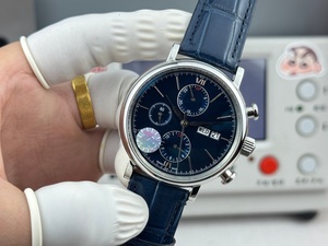 Montres mécaniques en promotion : design tendance, haute qualité, fonction calendrier, cadran bleu, aiguilles métalliques, verre saphir. - Product Image 2