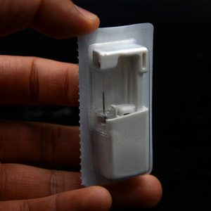 Nouvelle Machine de perçage jetable stérile pour Cartilage, <span class=keywords><strong>Tragus</strong></span>, Helix, Kit de sécurité, outil avec clous de boucle d'oreille, <span class=keywords><strong>pistolet</strong></span> de perçage d'oreille - Product Image 5