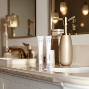 Huile Essentielle <span class=keywords><strong>de</strong></span> <span class=keywords><strong>Rose</strong></span> Huile <span class=keywords><strong>de</strong></span> Luxe pour les <span class=keywords><strong>Yeux</strong></span> Aloe Vera Caféine Hydratante Anti-Rides Raffermissante Soin des <span class=keywords><strong>Yeux</strong></span> pour les Cernes les Poches Fines - Product Image 1