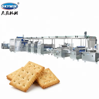 Ligne de production de boulangerie de 60 mètres avec machine à mouler les biscuits et assistance à l'installation