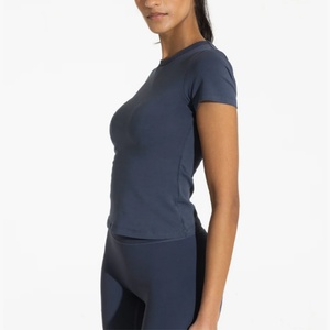 T-shirts pour femmes d'été personnalisés, tendance, de haute qualité, col rond, t-shirts pour femmes en gros, t-shirt court ajusté pour femmes - Product Image 5