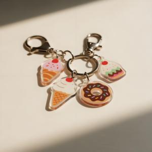 Benutzer definierte Lebensmittel Bulk Clear Glitter Epoxy Anime Schlüssel bund Werbe Kunststoff Acryl Cartoon Style Charm Schlüssel bund - Product Image 2