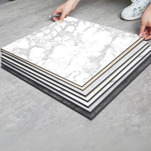 Carrelage de sol en <span class=keywords><strong>PVC</strong></span> auto-adhésif à grain de pierre pour appartement moderne, résistant à l'usure, anti-rayures, écologique, antidérapant, imitation <span class=keywords><strong>ciment</strong></span> - Product Image 2