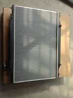 Radiator Pendingin Mesin PY8W-15-200 Laris Manis PY8W15200 untuk Mazda CX-9
