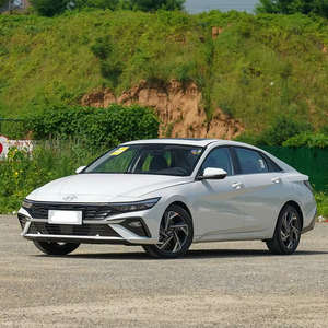 รถยนต์มือสองยอดนิยมปี 2023 รุ่น Beijing 1.6-2.0L เครื่องยนต์เบนซิน รถเก๋ง 5 ที่นั่ง รุ่น GLX Elite Edition เบาะหนัง ล้อแม็ก R17 เกียร์อัตโนมัติ พวงมาลัยซ้าย ขับเคลื่อนสี่ล้อ (AWD) จากประเทศจีน - Product Image 2