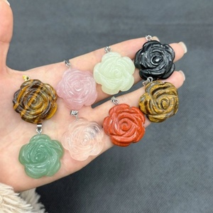 Pendentif en cristal naturel sculpté en forme de rose, œil de tigre, quartz rose, breloque fleur pour la fabrication de colliers et bijoux DIY en gros - Product Image 3