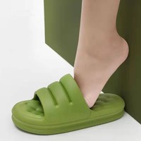 Zapatillas de plataforma gruesa sofá suave EVA color puro hombres y mujeres baño interior moda verano tobogán
