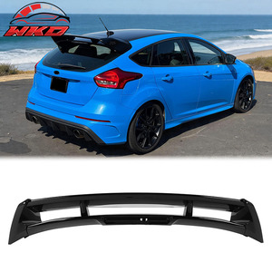 Convient pour Ford Focus 2012-2018, style RS, becquet de toit noir brillant - Product Image 1