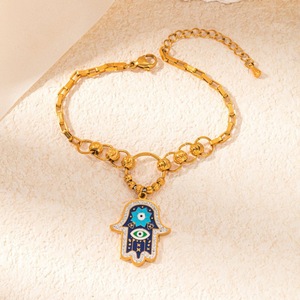 Amuleto de moda antiguo religioso místico <span class=keywords><strong>Hamsa</strong></span> mano titanio acero recubierto 18K oro mujeres joyería conjunto - Product Image 3