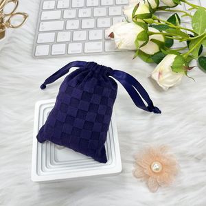 Vente en gros de sacs à cordon en velours doux de luxe personnalisés avec logo, sacs à bijoux - Product Image 5