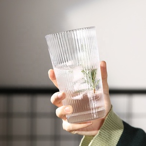 Bicchieri in Vetro a Righe per Acqua Fredda e Succhi, Vendita all'Ingrosso per Hotel, Intagliati per una Comoda Degustazione - Product Image 4