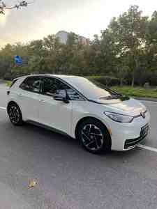 جديد يأتي Volk-swagen ID3 إصدار رائع ، النطاق ، فتحة سقف بانورامية ، مقاعد كهربائية ، تشغيل المحرك ، الطيف ، EV - Product Image 2