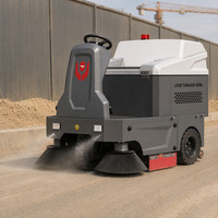 Machine à balayer les sols CleanHorse M3 et balayeuse autoportée électrique pour le nettoyage en contrat et la gestion des installations