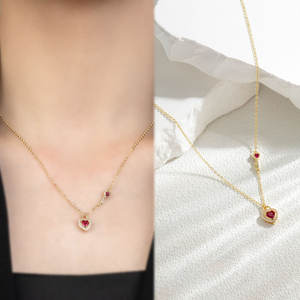 Collar con Colgante en Forma de Corazón, Aleación de Zinc, Chapado en Oro de 14K, Microincrustaciones de Resina, Cadena para Clavícula, Uso Diario - Product Image 1