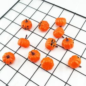 12 pièces de décorations artificielles en forme de citrouille, légumes d'automne simulés, décorations oranges, sculptures de citrouilles miniatures pour la remise des diplômes, Thanksgiving et Noël - Product Image 2