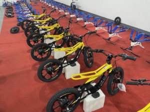 <span class=keywords><strong>Vélo</strong></span> <span class=keywords><strong>électrique</strong></span> pour enfants 13Ah 48V rechargeable, mini-moto tout-terrain avec moteur arrière sans balais et pneus larges de 20 pouces - Product Image 6