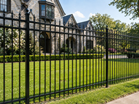 Clôture moderne en aluminium à pointe de lance de 2,4 m pour extérieur avec finition thermolaquée, facilement assemblable, treillis et portails de style villa au design 3D