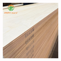 E0 E1 Lvl Bois de construction 2x4x8 Matériaux de construction Bois de pin contreplaqué 90x45mm Bois de construction Lvl traité