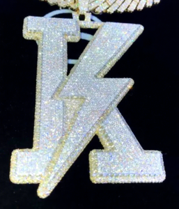 Colgante de Lujo HipHop con Moissanita Certificada, Joyería para Raperos, Plata de Ley 925, Dije Inicial Personalizado, Chapado en Oro de 18K - Product Image 1