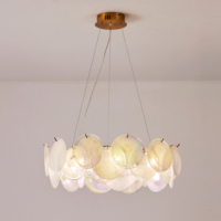 Luminaire suspendu en verre LED fait main par un designer d'intérieur, style nordique romantique, lustres ronds pour la maison et l'hôtel