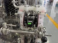 Système de fabrication automatique de parfum de haute qualité avec mélange et refroidissement intégrés pour le parfum Eau de Cologne