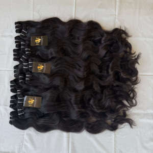 Tissage de cheveux indiens bruts ondulés et bouclés, mèches de cheveux humains bruts brésiliens noirs naturels - Product Image 1