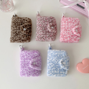 Monedero de Felpa Versátil con Estampado de Leopardo, Cartera Portátil para Estudiantes, Bolsa para Tarjetas Bancarias con Hebilla, Bolsa para Auriculares, Logotipo Personalizado - Product Image 1