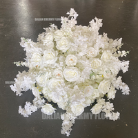 Boule de fleurs artificielles en soie OEM pour mariage, grande boule de fleurs blanches de 70 cm, centre de table de mariage
