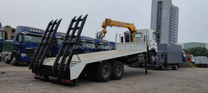 Camión de plataforma plana HOWO T7 TX NX 10T <span class=keywords><strong>con</strong></span> grúa telescópica de 30T, motor y transmisión, altura máxima de 15m - Product Image 4