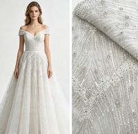 Tissu en dentelle à sequins linéaires brillants, tissu en tulle brodé de perles de luxe pour robe de mariée haute couture