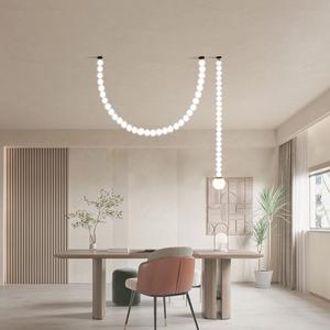 Lustre suspendu moderne en fer et acrylique en forme de brochet avec LED, hauteur réglable et faisceau à 360° pour hôtels - Product Image 3