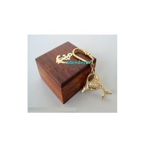 Porte-clés en laiton en forme de poisson le plus vendu pour accessoires de sacs disponibles en vrac auprès de l'exportateur indien - Product Image 1