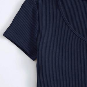 Camiseta con cuello en V para mujer de color sólido, ajustada, acanalada, de punto, teñido liso, características comprimidas para mujer - Product Image 4