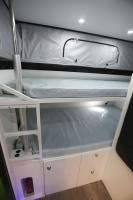 Caravane hybride 15 pieds avec toit relevable, tout confort, pour le camping hors route, avec salle de bain intégrée et lits superposés