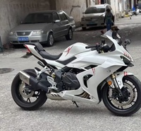 Moto sportive QJMotor SRK600 600cc 4 cylindres refroidie par eau, pour trajets quotidiens, puissante, confortable, à essence