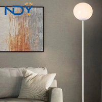 Lampadaire blanc moderne avec abat-jour en verre givré, luminaire sur pied pour salon, chambre à coucher, coin lecture, décoration