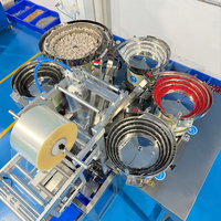 Machine de comptage, remplissage, scellage et emballage à 5 vibro-bacs pour rondelles en plastique, joints toriques en caoutchouc et joints d'étanchéité