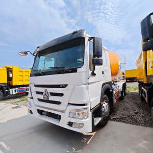 Camion malaxeur à béton Sinotruk HOWO 6X4 de 10 mètres cubes - Product Image 3